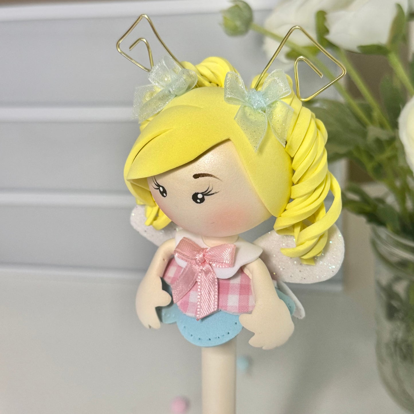 Golden Sunshine Fairy Fofupluma – Handcrafted Decorative Pen (Fofupluma Hada Rayo de Sol – Bolígrafo Decorativo Hecho a Mano)