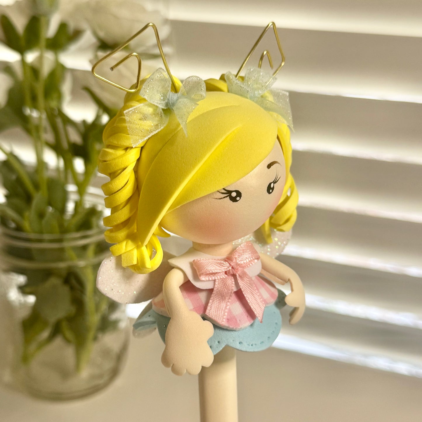 Golden Sunshine Fairy Fofupluma – Handcrafted Decorative Pen (Fofupluma Hada Rayo de Sol – Bolígrafo Decorativo Hecho a Mano)